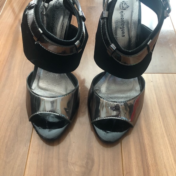 Silver black heels - Picture 2 of 3